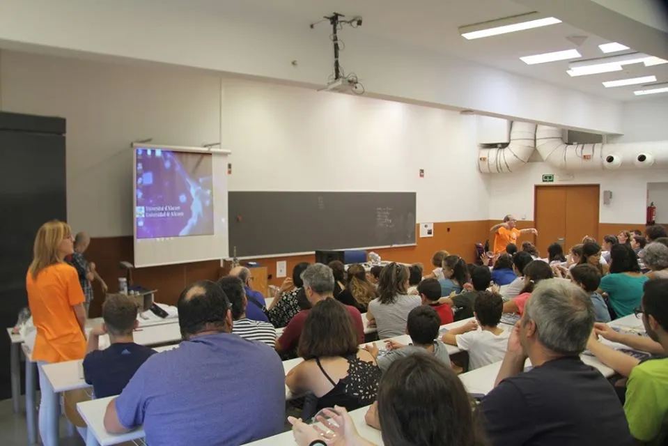 La Nit Europea de la Investigació — Actividad divulgativa (6 de 19)