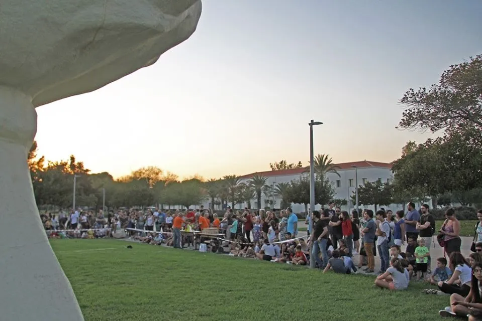Actividad de astronomía en La Nit Europea de la Investigació organizada por Astroingeo en Alicante